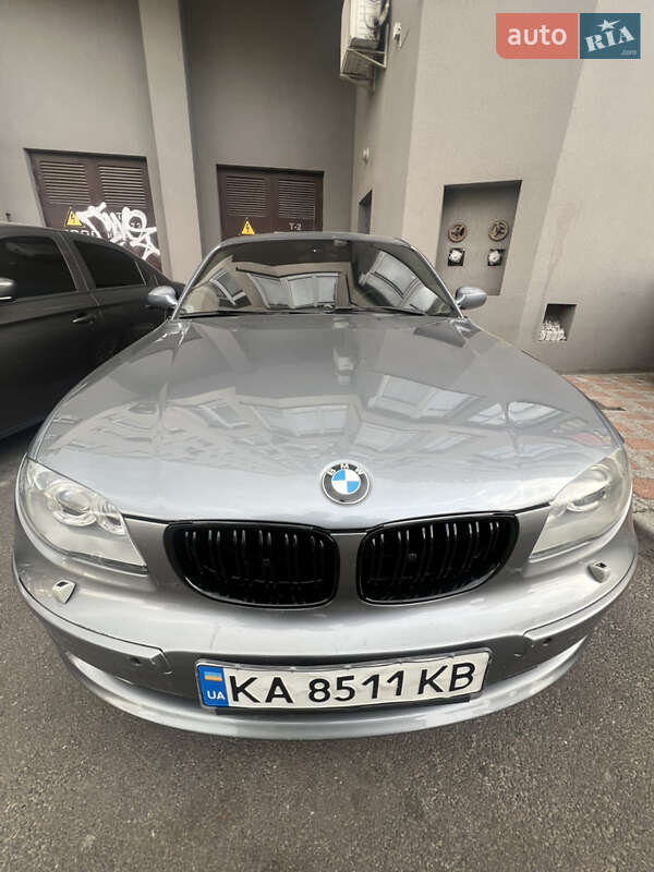 Хэтчбек BMW 1 Series 2005 в 