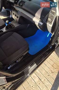 Хэтчбек BMW 1 Series 2011 в 