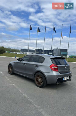 Хэтчбек BMW 1 Series 2009 в 