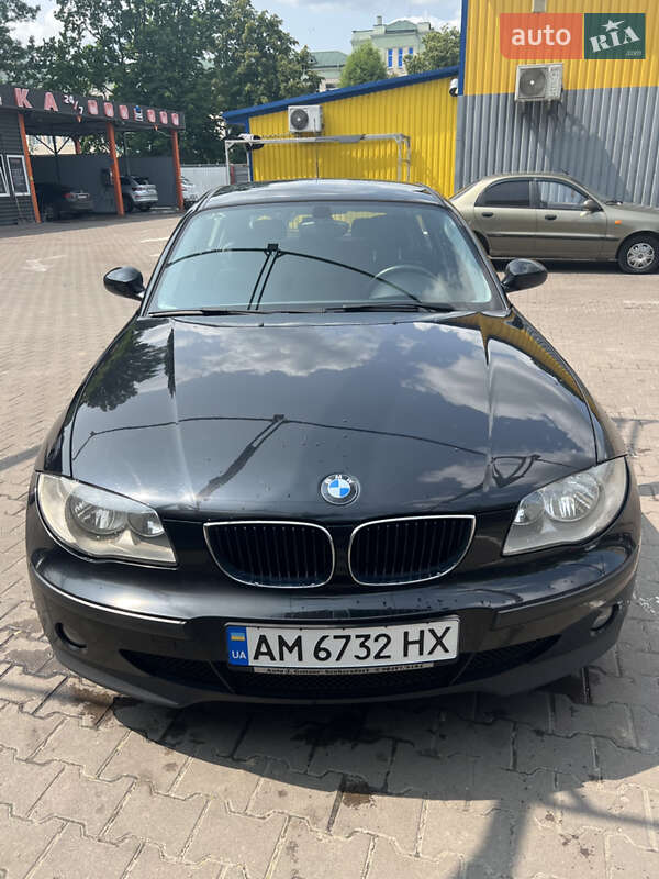 Хэтчбек BMW 1 Series 2005 в Житомире фото 2 Хэтчбек BMW 1 Series 2005 в Житомире