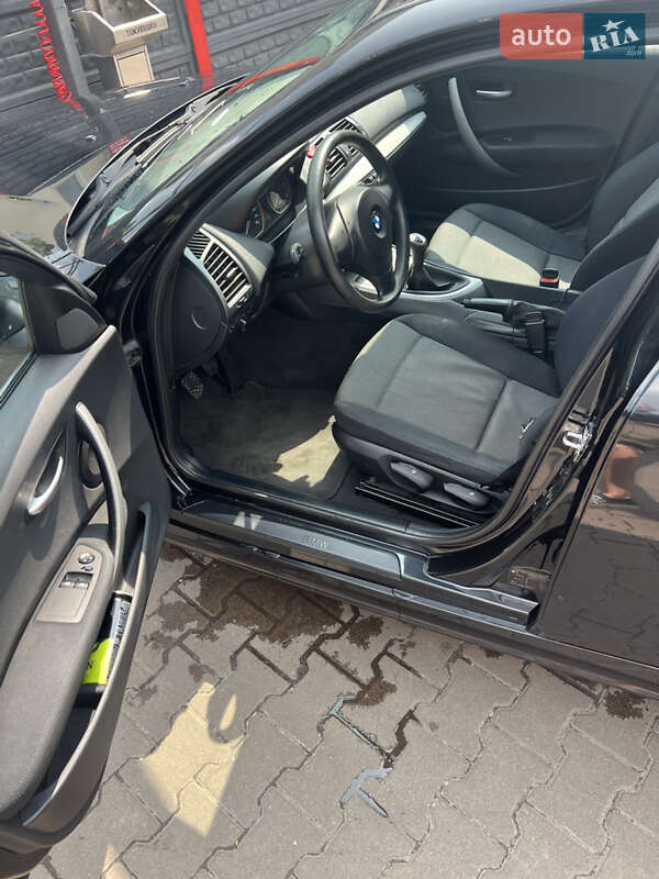 Хэтчбек BMW 1 Series 2005 в Житомире фото 8 Хэтчбек BMW 1 Series 2005 в Житомире