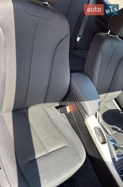 Хэтчбек BMW 1 Series 2013 в 
