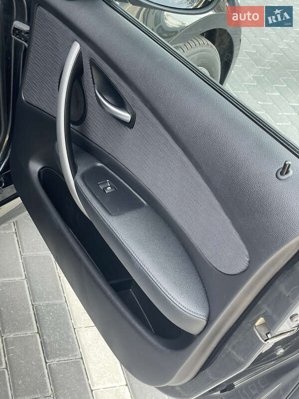 Хетчбек BMW 1 Series 2009 в Полтаві