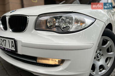 Хетчбек BMW 1 Series 2009 в 