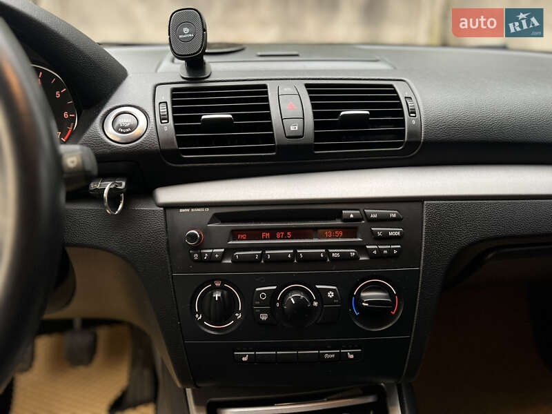 Хетчбек BMW 1 Series 2009 в Надвірній