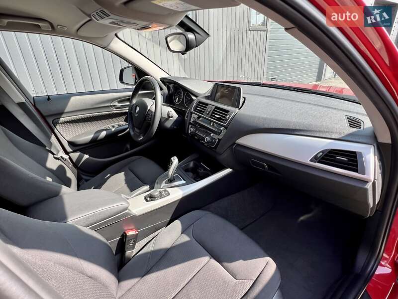 Хэтчбек BMW 1 Series 2017 в Киеве