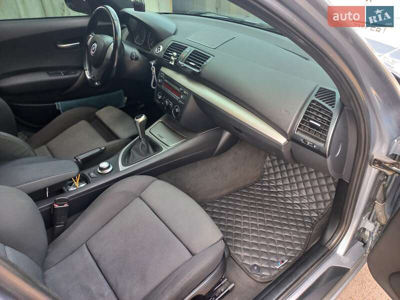 Хетчбек BMW 1 Series 2006 в Запоріжжі