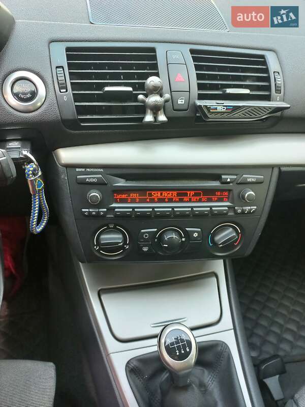 Хетчбек BMW 1 Series 2006 в Запоріжжі