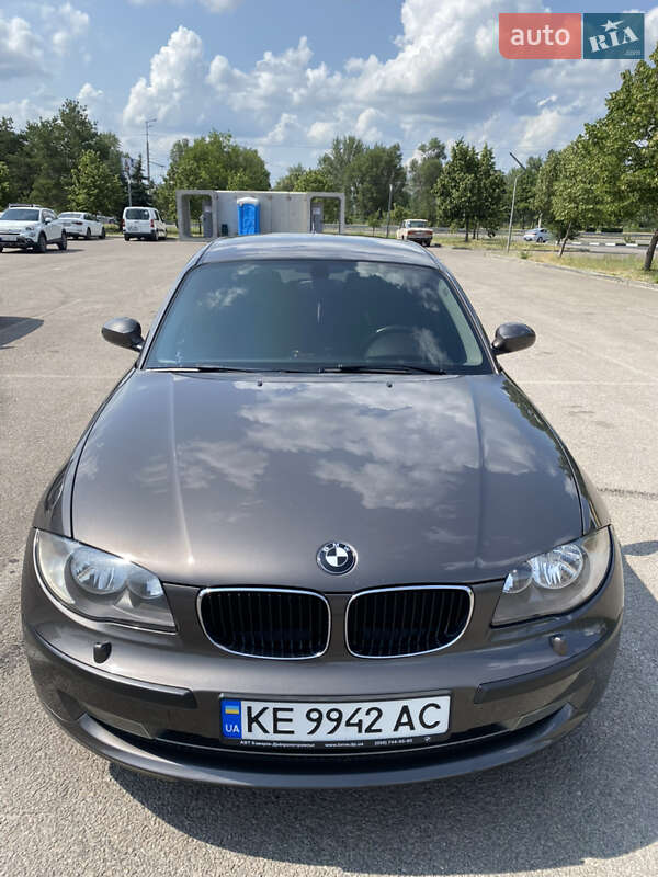 Хетчбек BMW 1 Series 2008 в Дніпрі