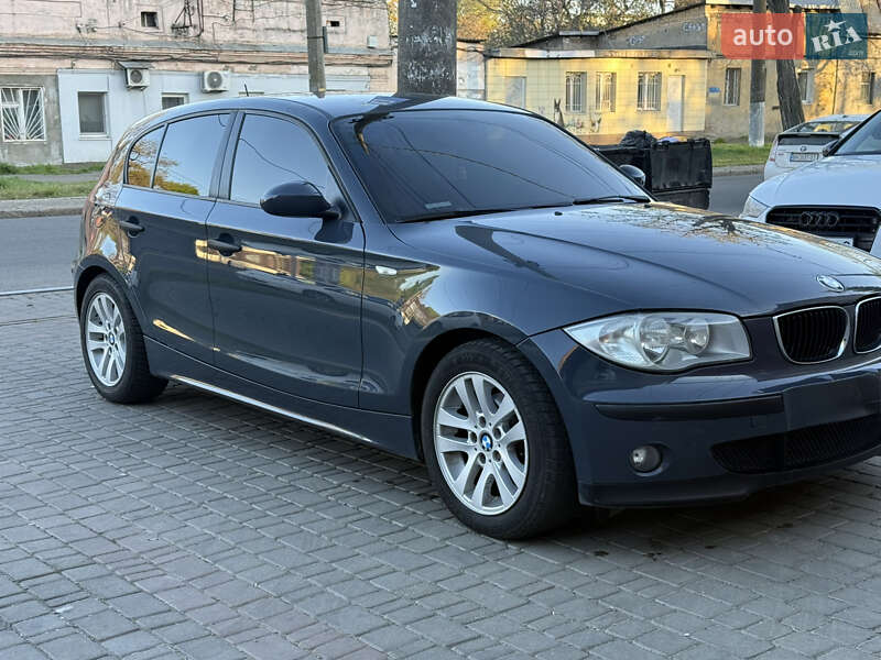 Хэтчбек BMW 1 Series 2005 в 