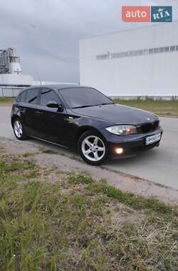 Хэтчбек BMW 1 Series 2006 в Коростене