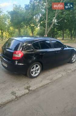 Хетчбек BMW 1 Series 2006 в 