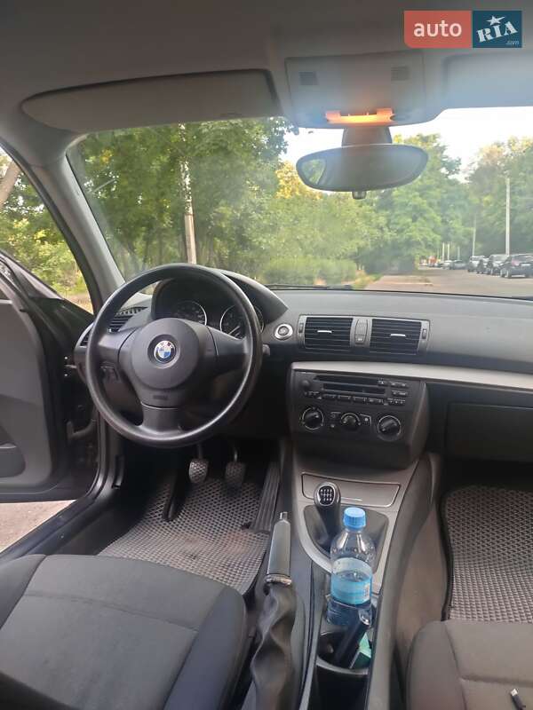 Хетчбек BMW 1 Series 2006 в Запоріжжі