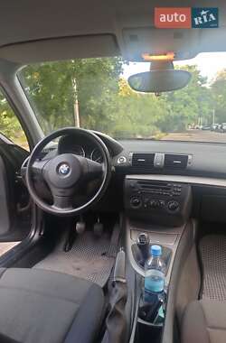 Хетчбек BMW 1 Series 2006 в 