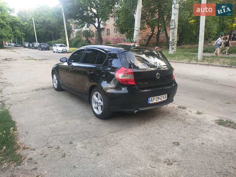 Хетчбек BMW 1 Series 2006 в Запоріжжі