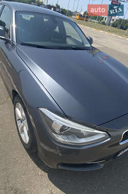 Хэтчбек BMW 1 Series 2012 в 