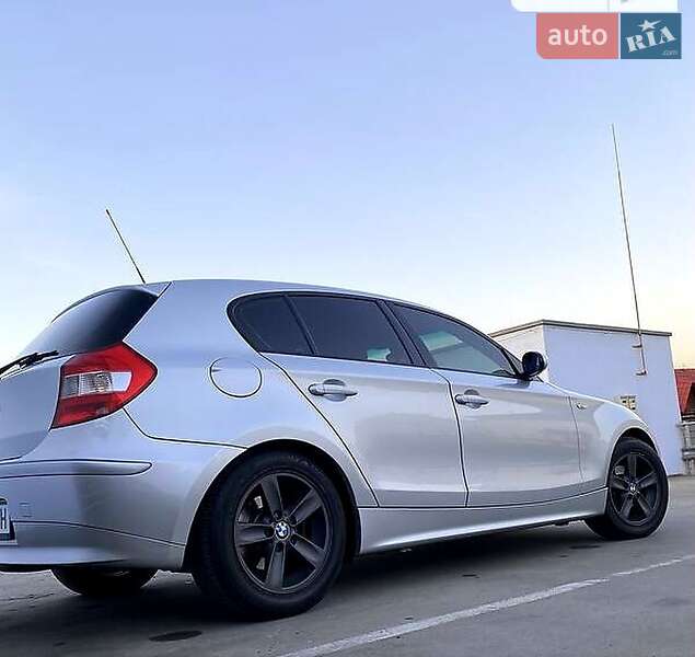 Хетчбек BMW 1 Series 2005 в Мукачевому