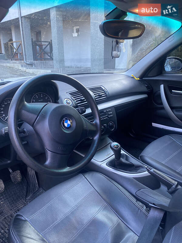 Хетчбек BMW 1 Series 2005 в Мукачевому