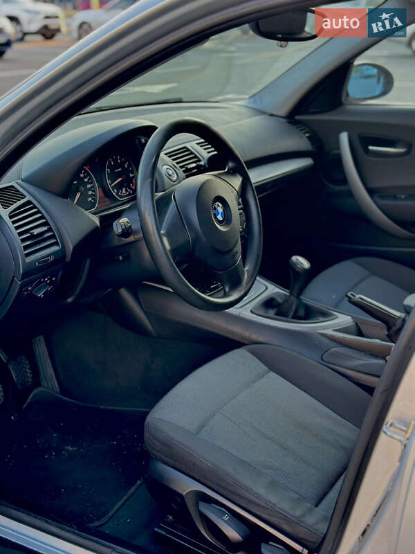 Хетчбек BMW 1 Series 2006 в Києві