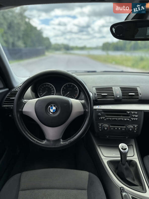 Хетчбек BMW 1 Series 2005 в Києві