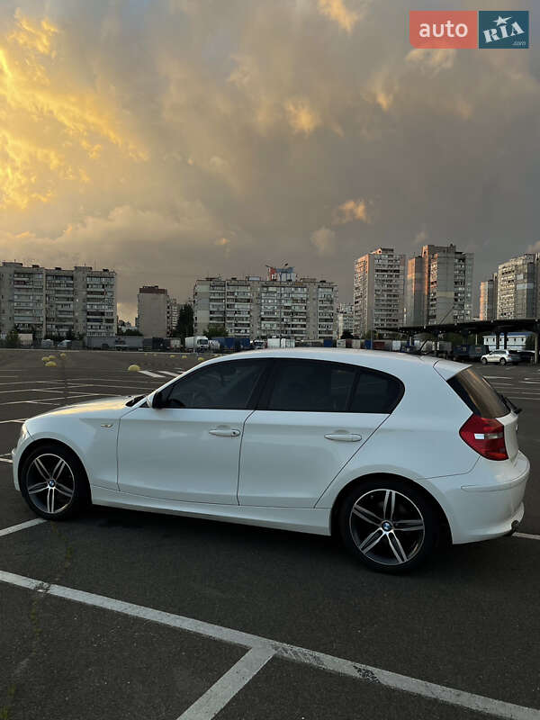 Хетчбек BMW 1 Series 2009 в Києві
