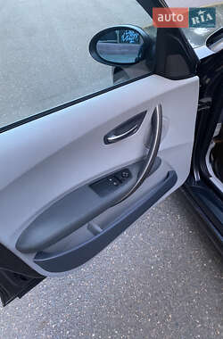Хетчбек BMW 1 Series 2005 в 