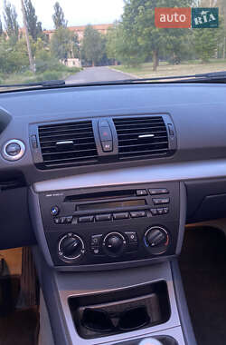 Хетчбек BMW 1 Series 2005 в 