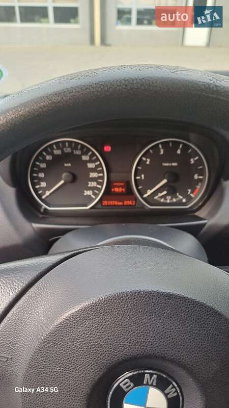 Хетчбек BMW 1 Series 2005 в Чернівцях