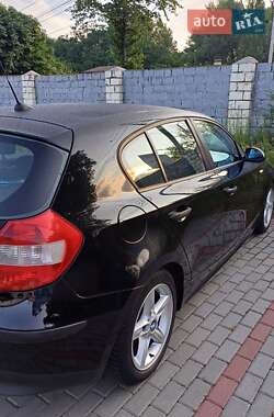 Хетчбек BMW 1 Series 2005 в Чернівцях