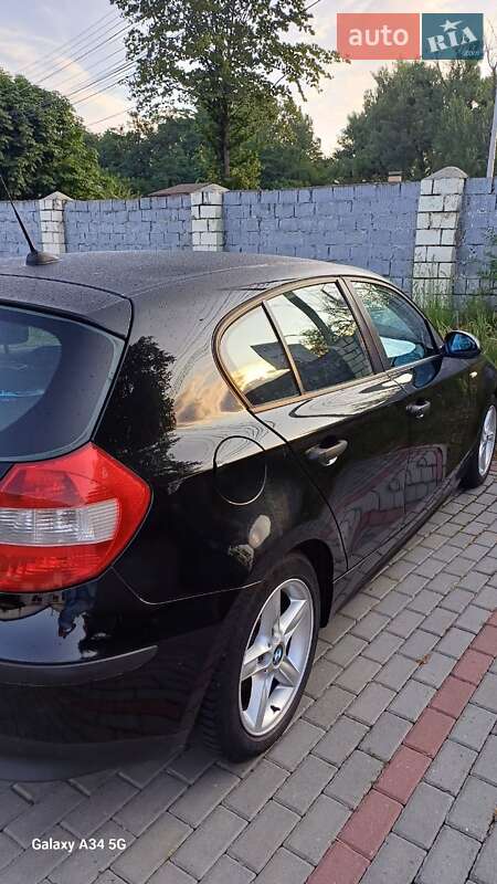 Хетчбек BMW 1 Series 2005 в Чернівцях