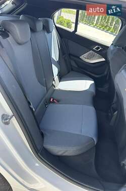 Хэтчбек BMW 1 Series 2024 в 