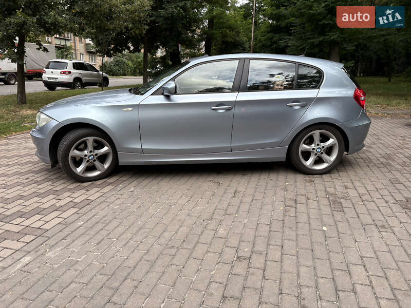 Хэтчбек BMW 1 Series 2010 в Киеве фото 5 Хэтчбек BMW 1 Series 2010 в Киеве