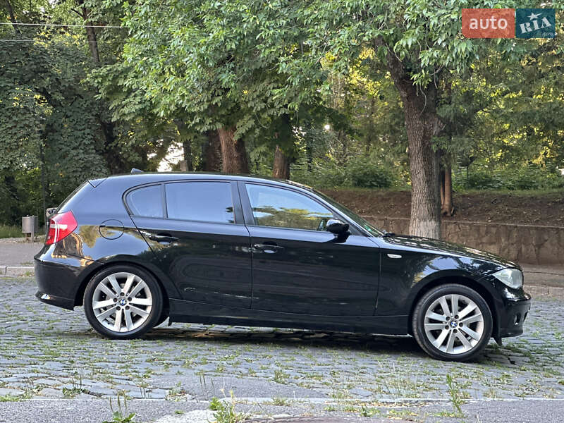 Хэтчбек BMW 1 Series 2007 в Каменец-Подольском