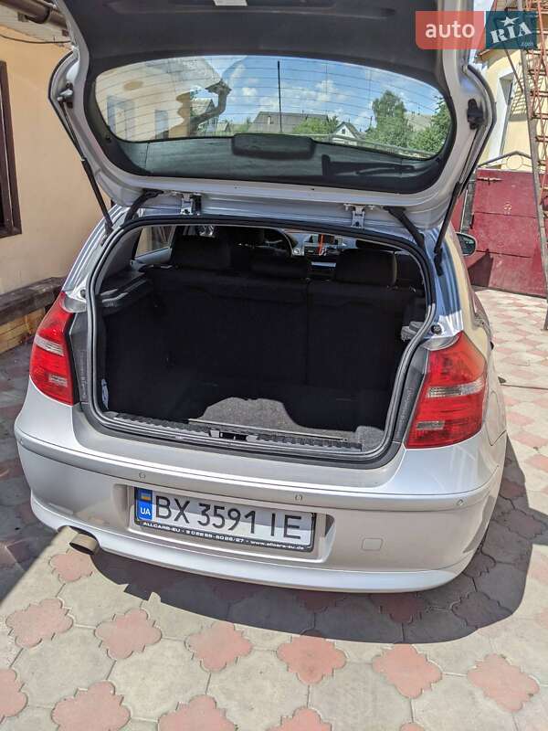 Хетчбек BMW 1 Series 2011 в Полонному