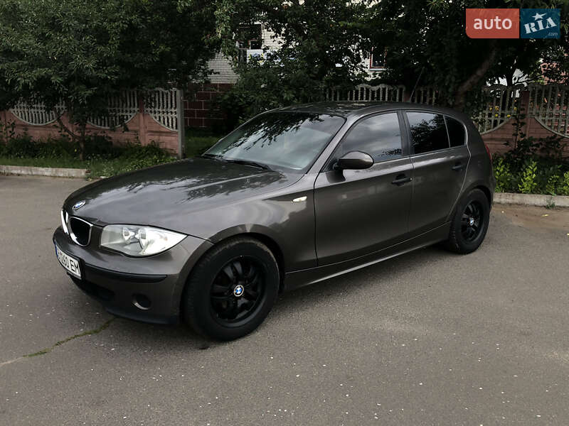 Хэтчбек BMW 1 Series 2006 в 