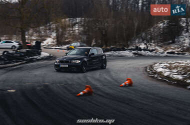 Хэтчбек BMW 1 Series 2008 в Киеве
