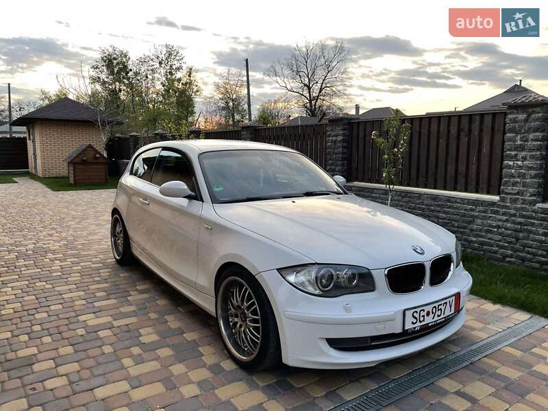 Хэтчбек BMW 1 Series 2008 в Киеве