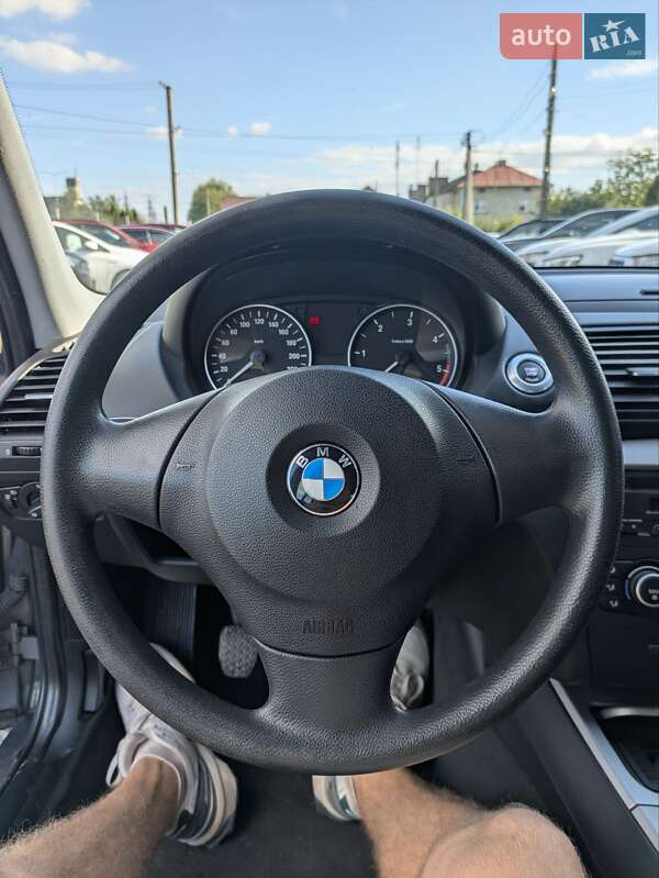 Хэтчбек BMW 1 Series 2010 в Львове