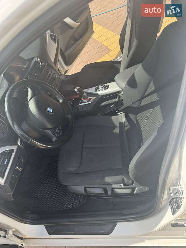 Хэтчбек BMW 1 Series 2012 в Перегинском