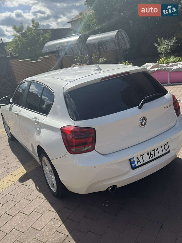 Хэтчбек BMW 1 Series 2012 в Перегинском