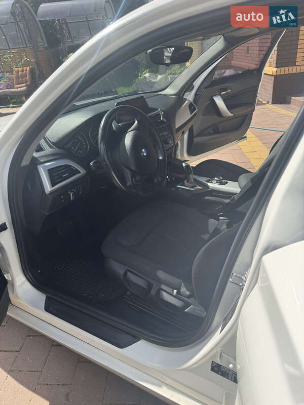 Хэтчбек BMW 1 Series 2012 в Перегинском