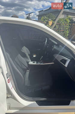 Хэтчбек BMW 1 Series 2012 в 