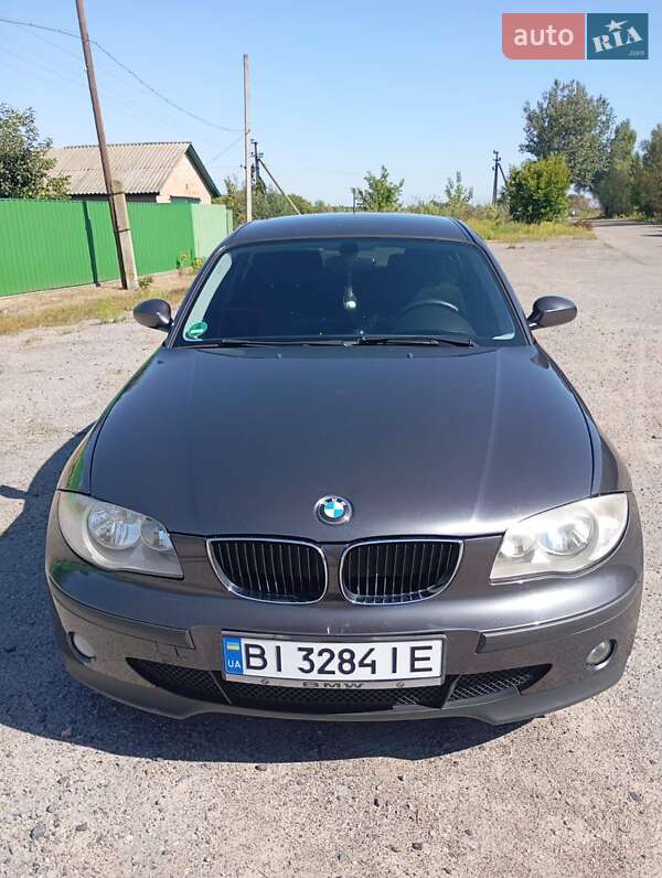 Хэтчбек BMW 1 Series 2005 в 
