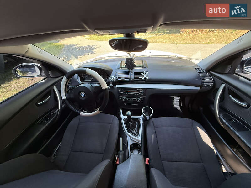 Хетчбек BMW 1 Series 2009 в Немирові