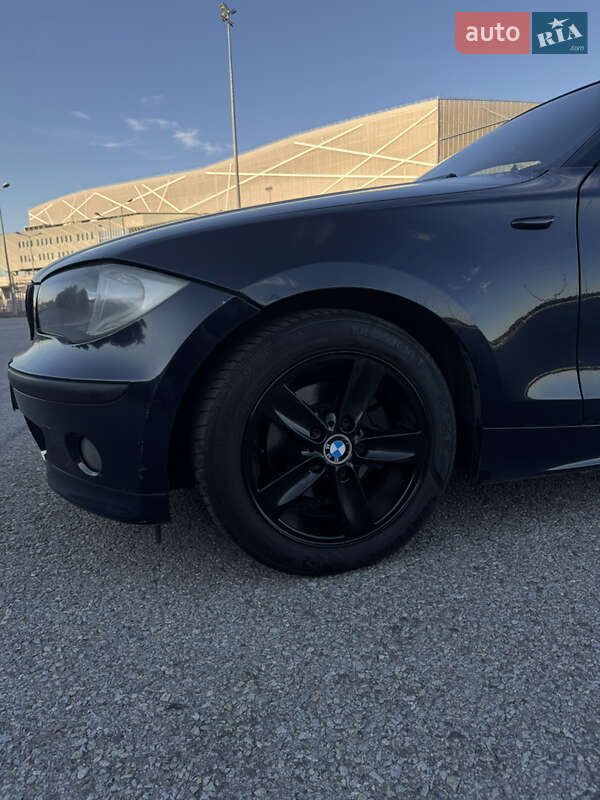 Хэтчбек BMW 1 Series 2006 в Львове
