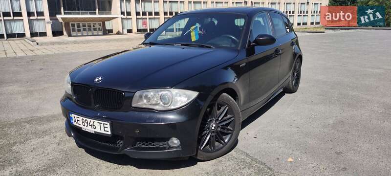 Хэтчбек BMW 1 Series 2009 в Каменском