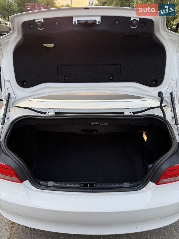 Кабриолет BMW 1 Series 2013 в Киеве фото 68 Кабриолет BMW 1 Series 2013 в Киеве