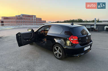 Хетчбек BMW 1 Series 2011 в 