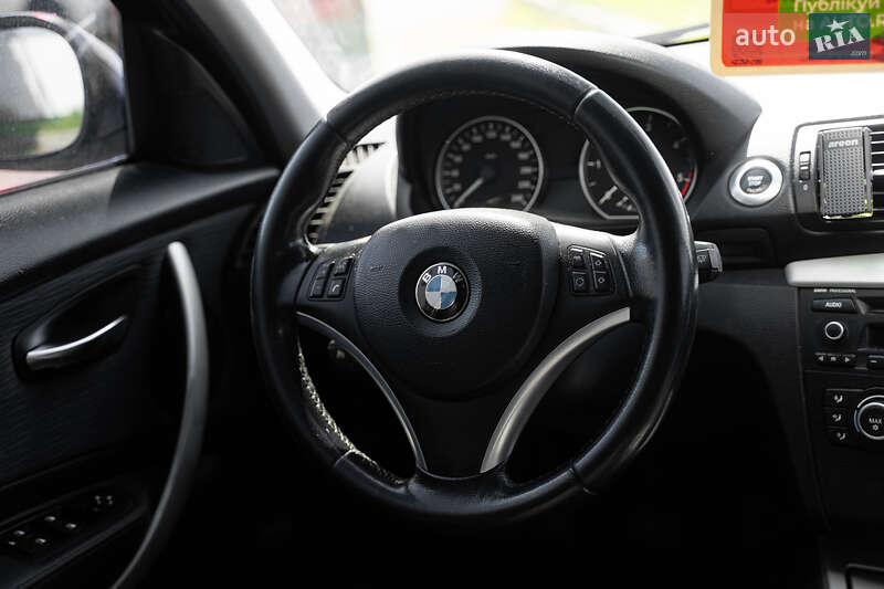 Хэтчбек BMW 1 Series 2011 в Львове