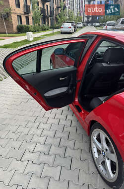 Хэтчбек BMW 1 Series 2005 в 